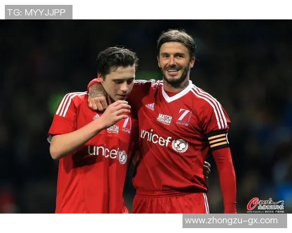 荷兰足球传奇父子同场竞技展现传承与荣耀