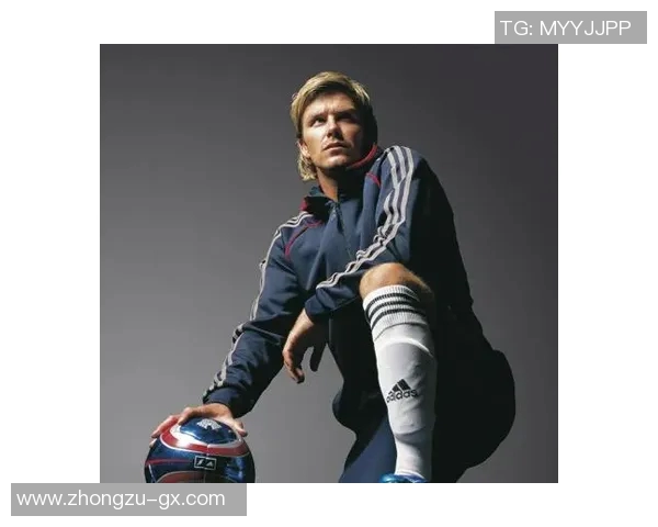 足球明星写实画像展现球场风采与个人魅力的艺术之旅 足球明星写实画像展现球场风采与个人魅力的艺术之旅